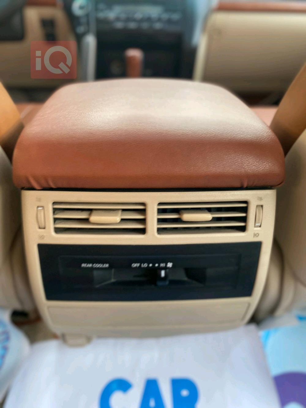 تۆیۆتا لاند کروزەر